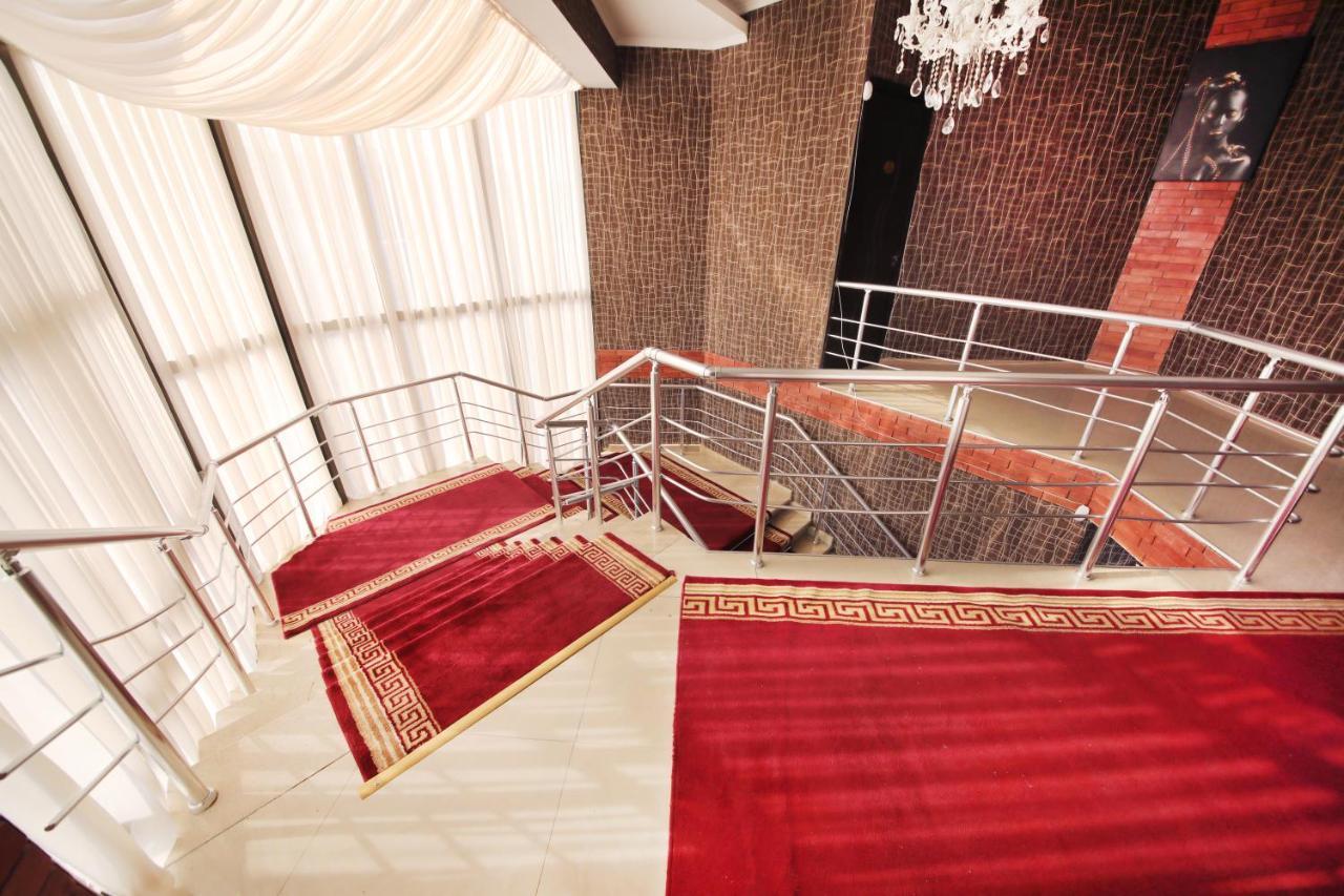 Hotel Tamari Кутаиси Экстерьер фото