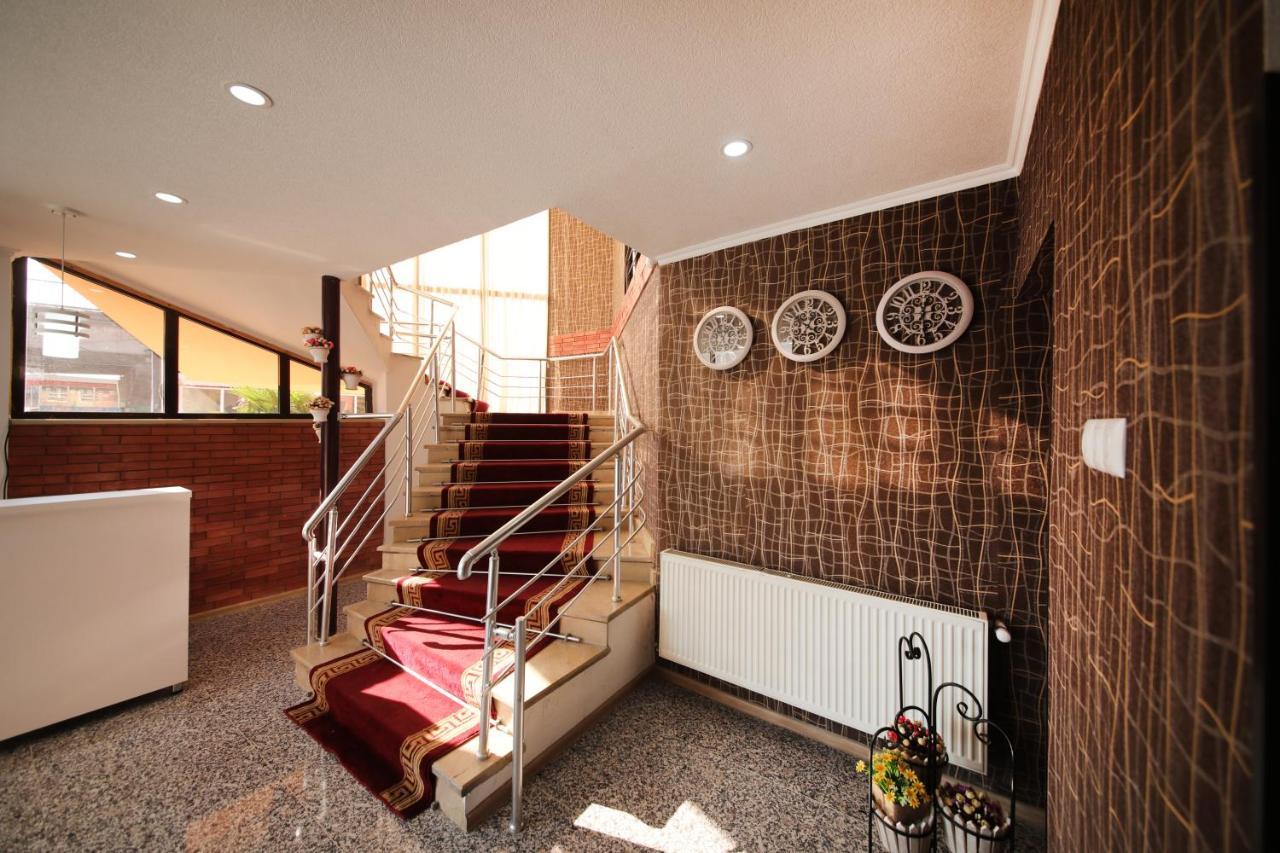Hotel Tamari Кутаиси Экстерьер фото